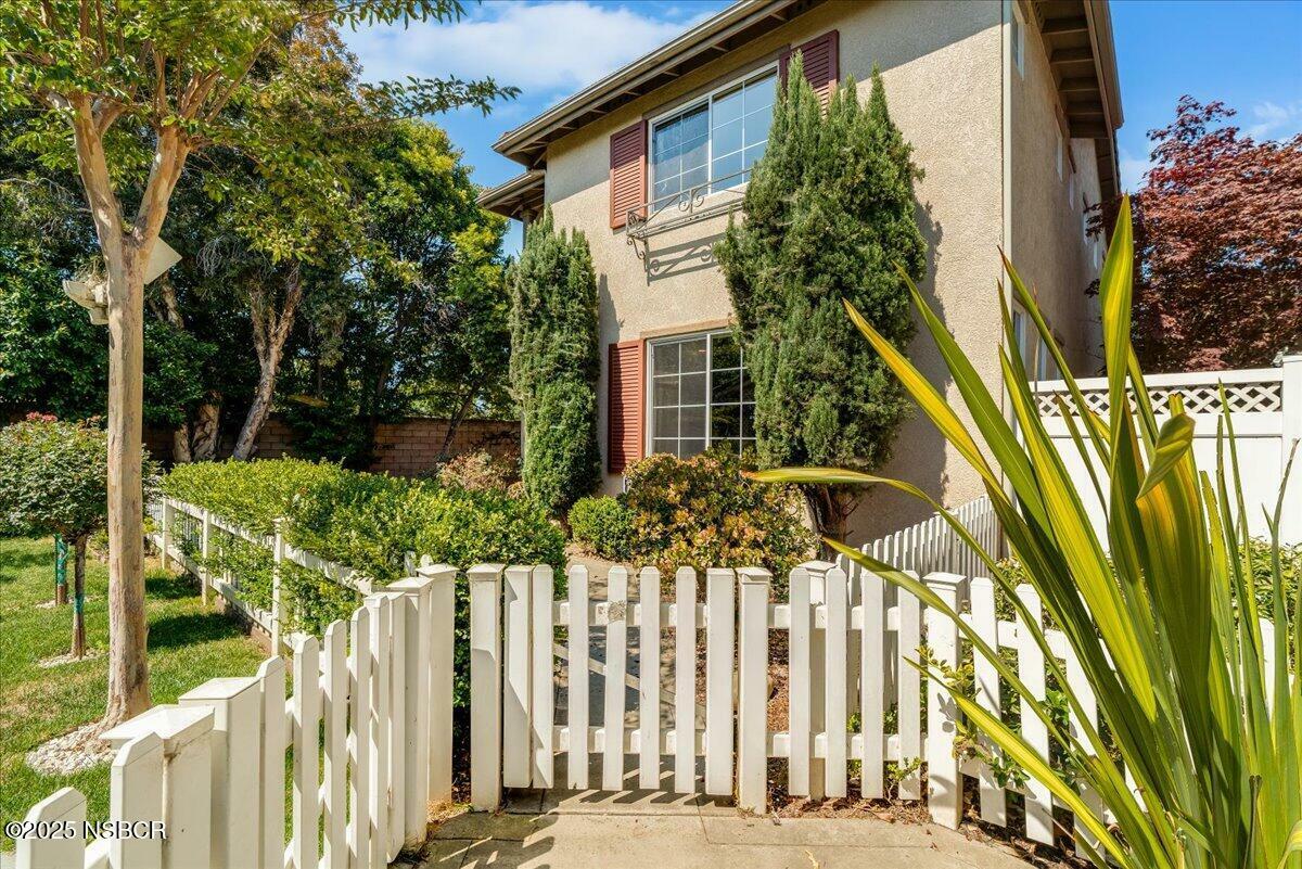 Property Photo: 312 Alcazar Drive CA 93455