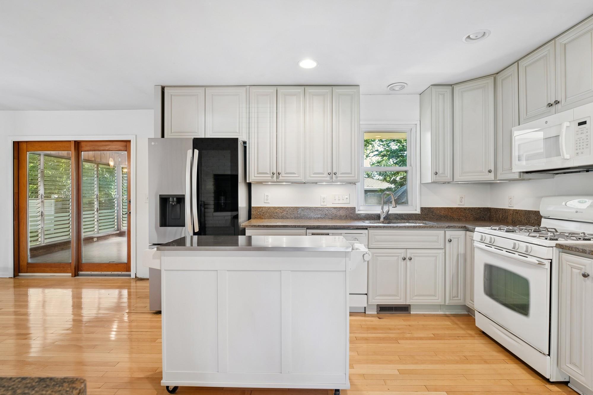 Property Photo:  3142 Boone Avenue N  MN 55427 