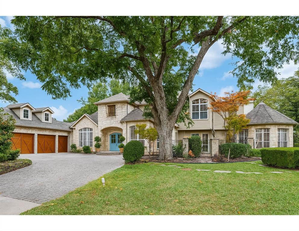 Property Photo: 6 Cheltenham Way TX 75230