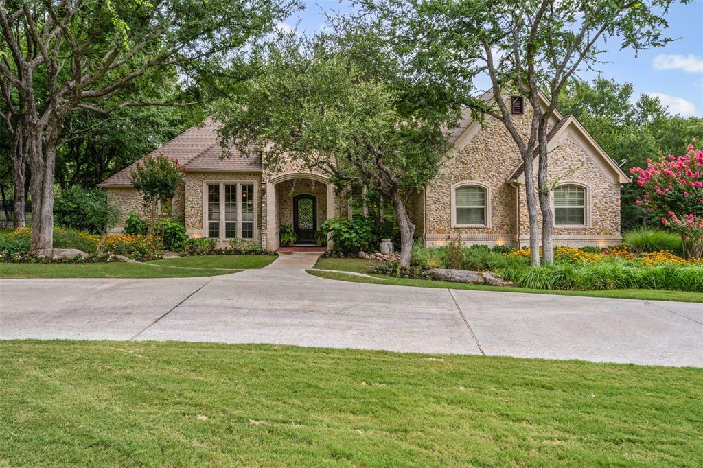 Property Photo: 4224 Estancia Way TX 76108