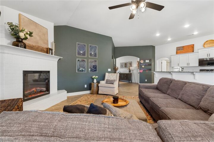 Property Photo:  215 Hunt Street  AR 72751 