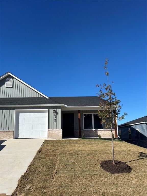 Property Photo:  6507 NW Kathleen Street  AR 72713 