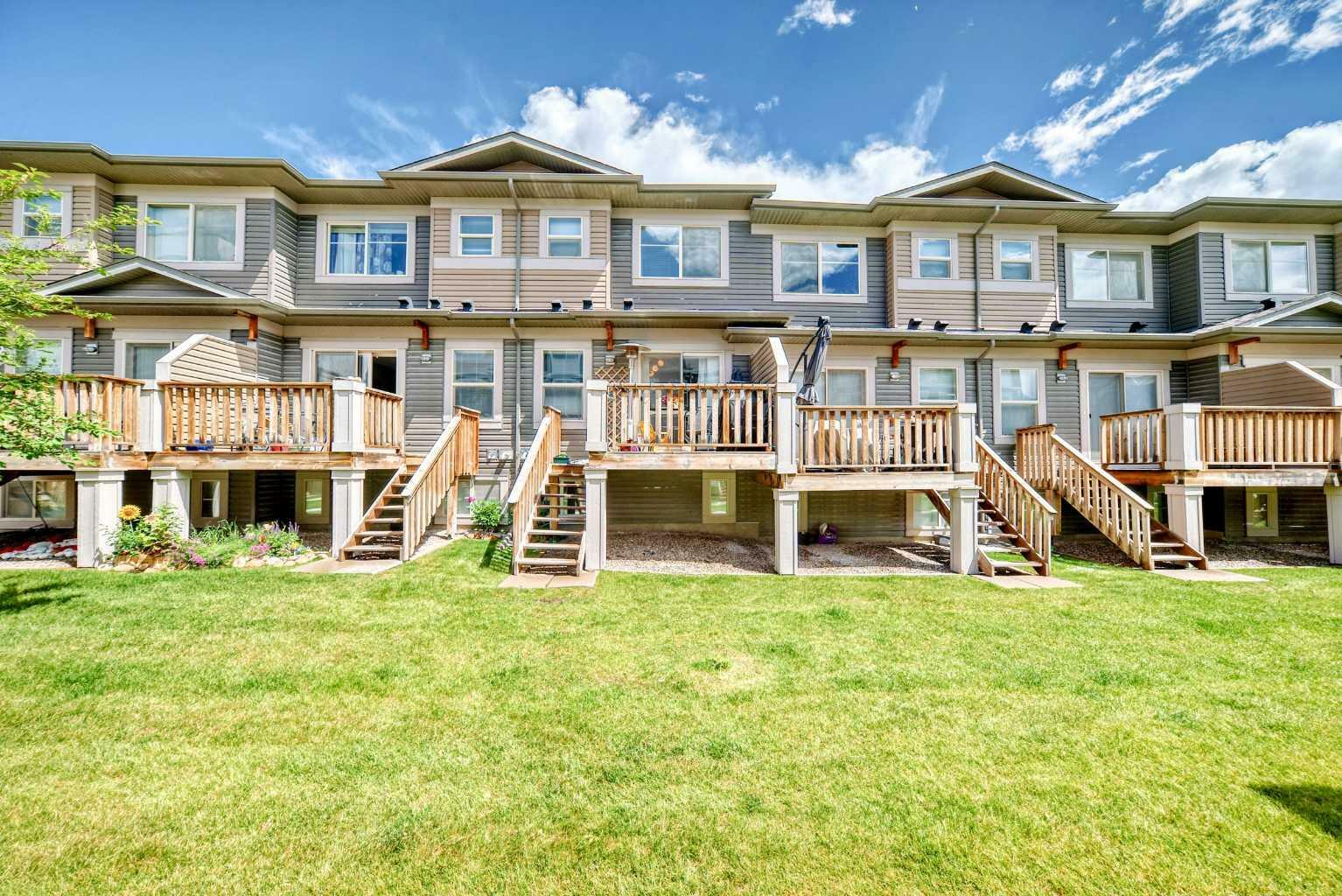 Property Photo: 528 Sage Hill Grove NW AB T3R 0Z8