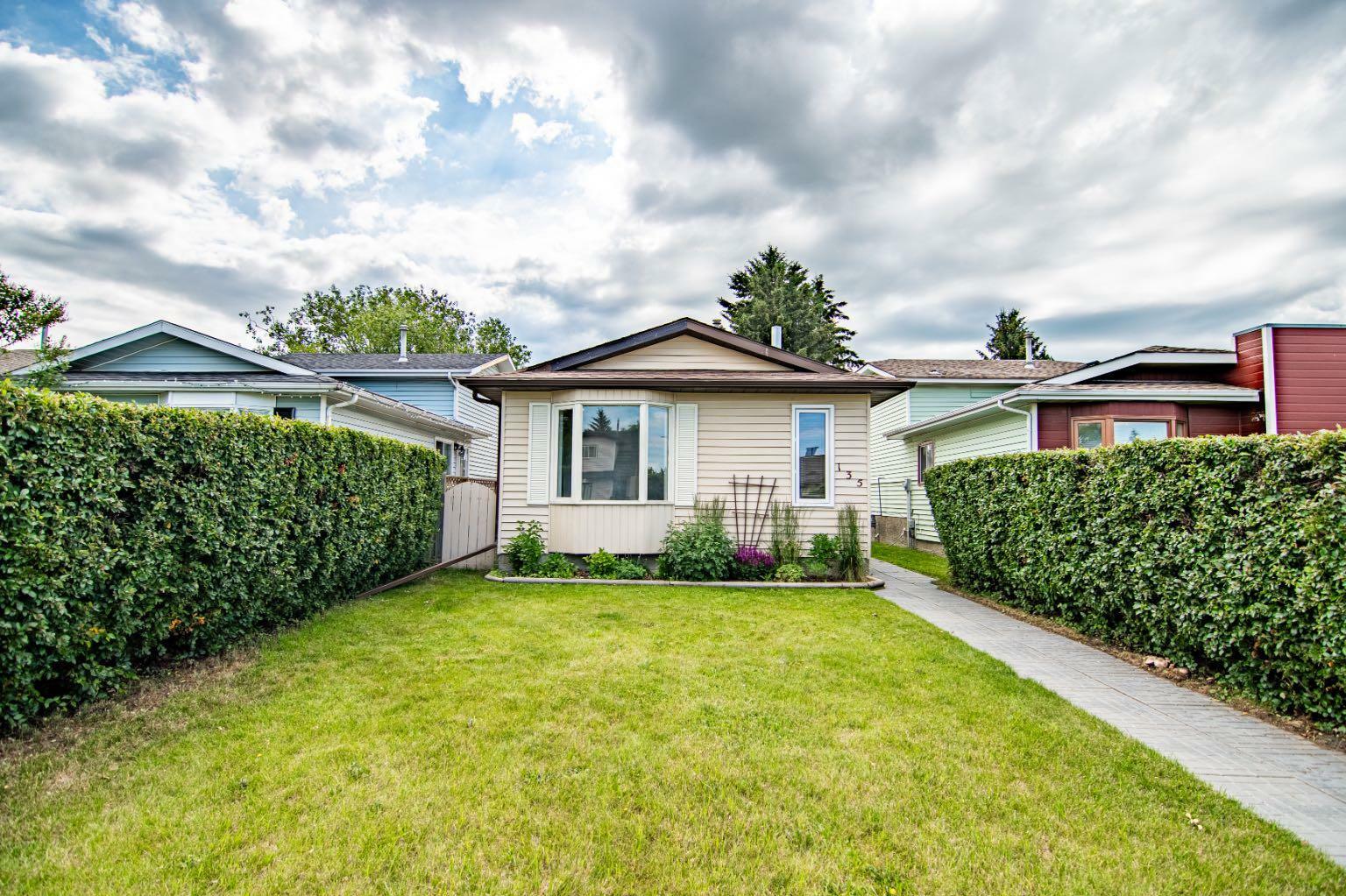 Property Photo: 135 Rutherford Drive AB T4P 3G2