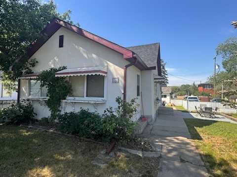 Property Photo: 660 3 Avenue W AB T0J 0Y3