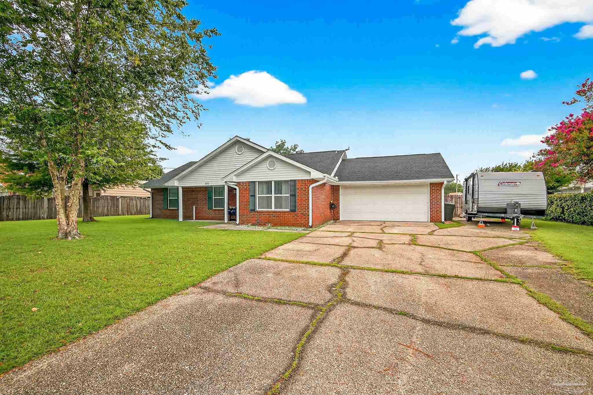 Property Photo: 2215 Cricket Ridge Dr FL 32533