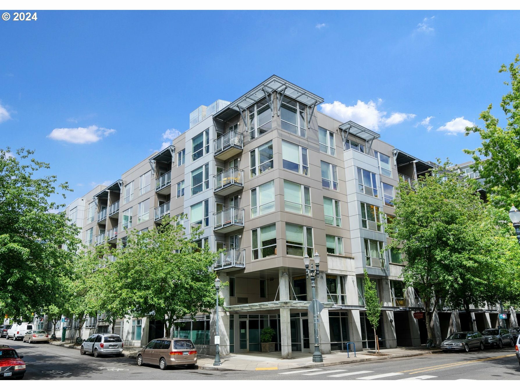 Property Photo: 1125 NW 9th Ave 302 OR 97209