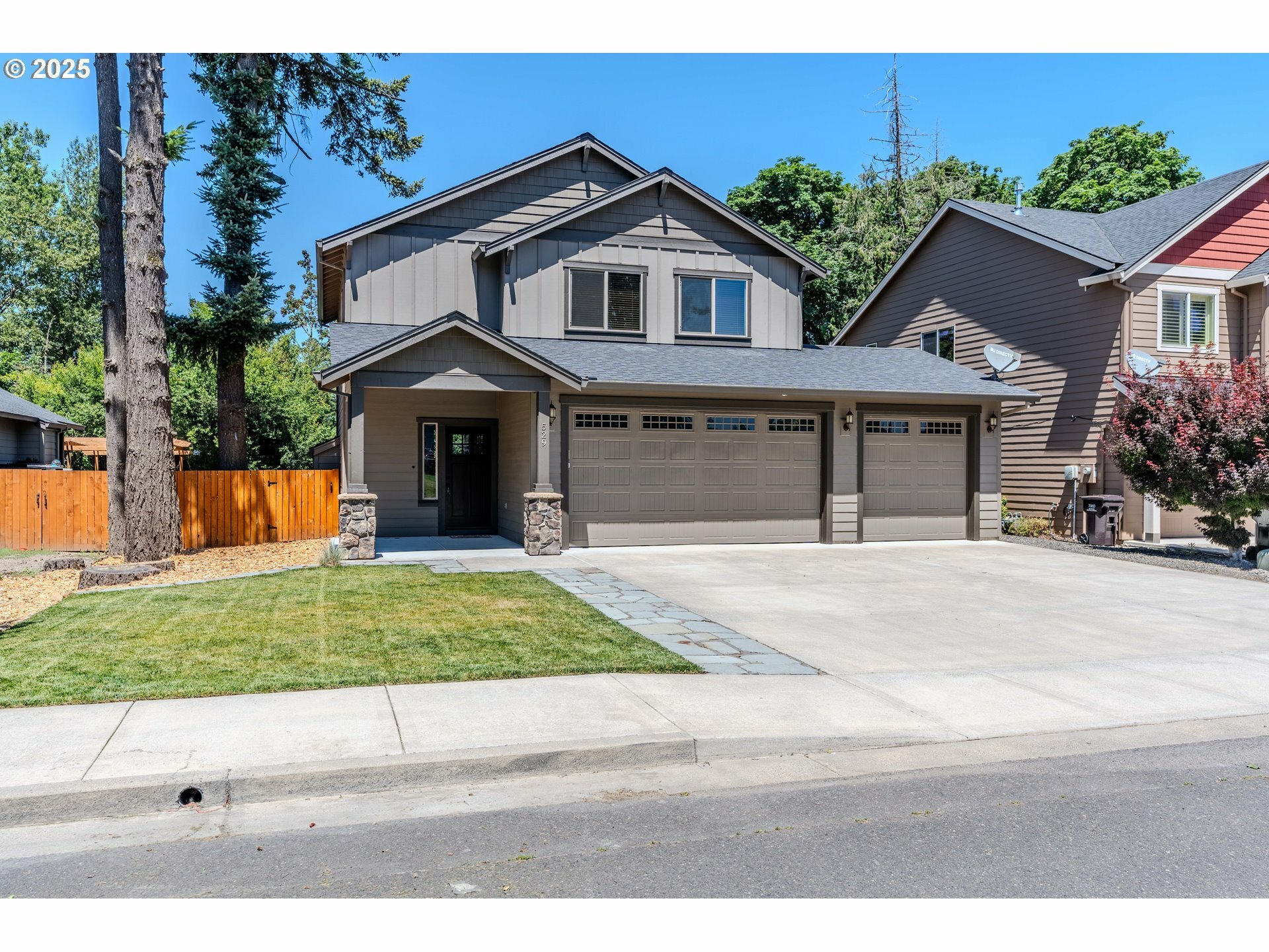 Property Photo: 529 Depot St OR 97024