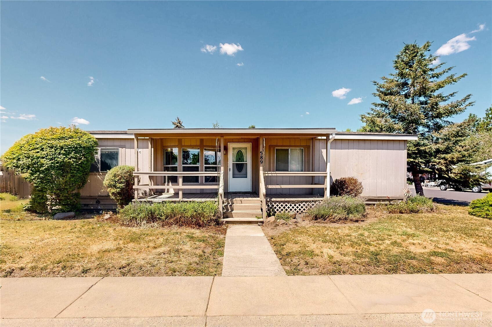 Property Photo: 589 Criscola Avenue WA 99324