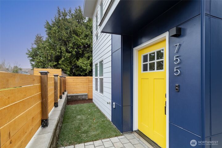 Property Photo:  751 S Henderson Street  WA 98108 