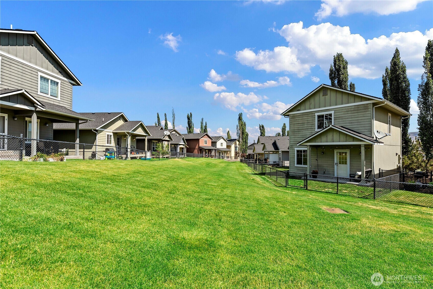 Property Photo:  300  Saddlehorn Lane  WA 98801 