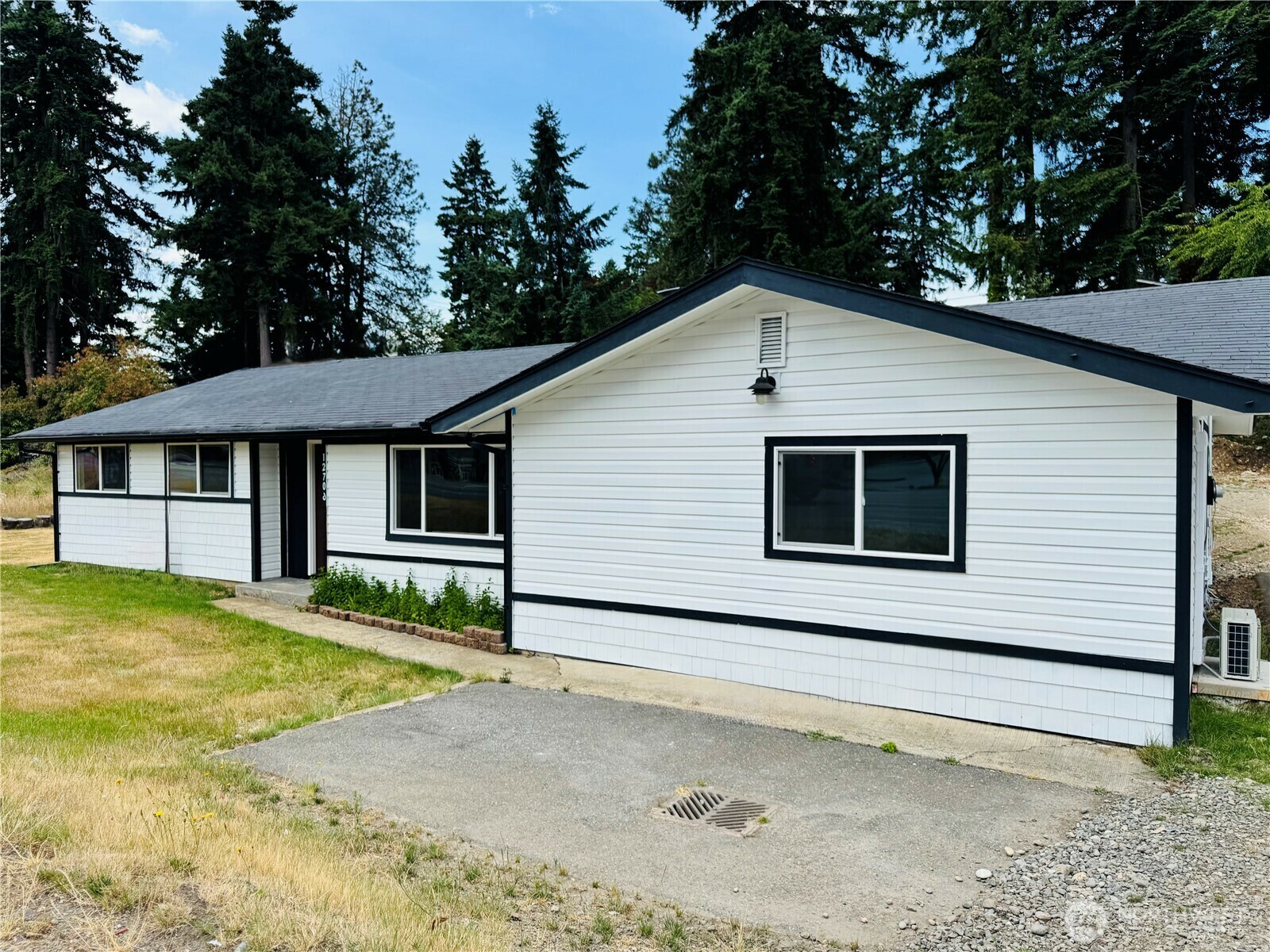Property Photo: 12706 94th Avenue E WA 98373