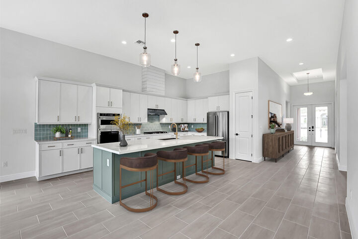 Property Photo: 182 SE Calmo Circle FL 34984