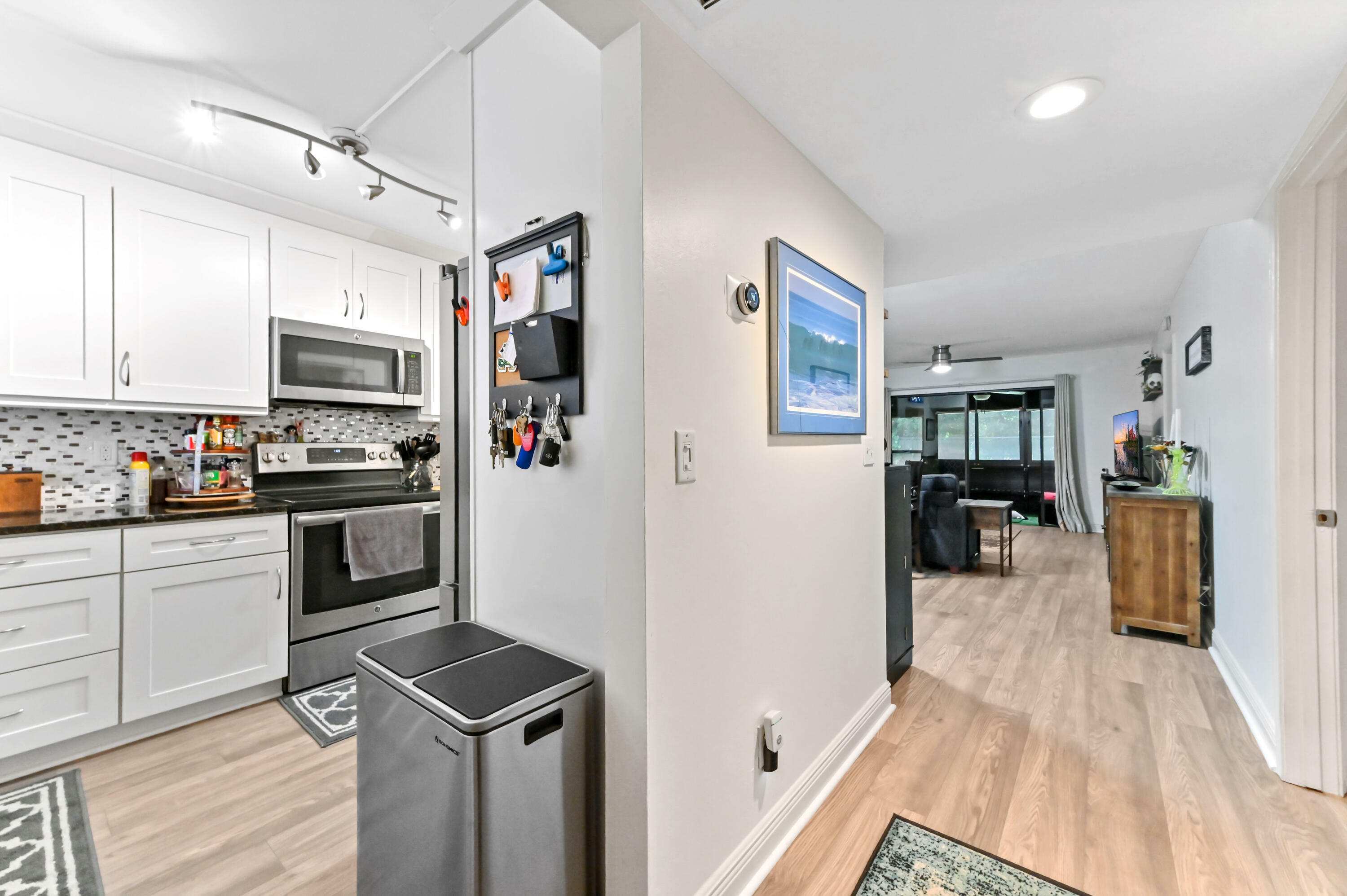 Property Photo: 1230 SE Parkview Place D2 FL 34994