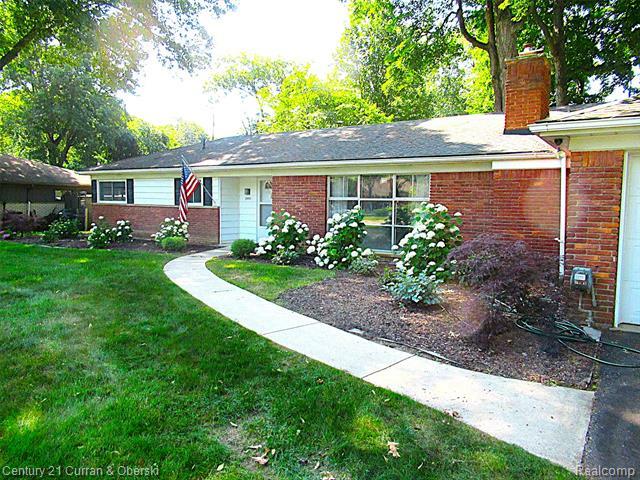Property Photo: 34005 Alta Loma Drive MI 48335