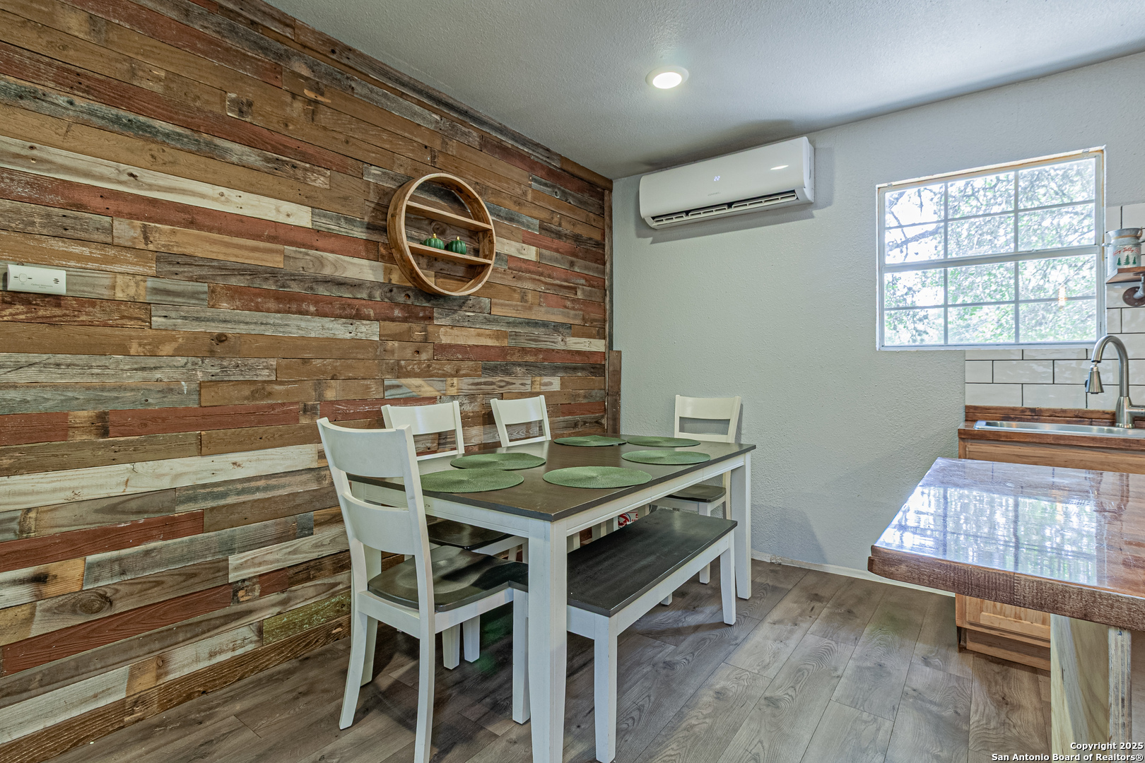 Property Photo: 22886 US Highway 281 S TX 78264