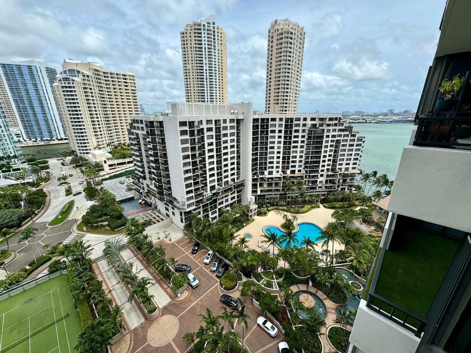 Property Photo: 520 Brickell Key Dr A1912 FL 33131