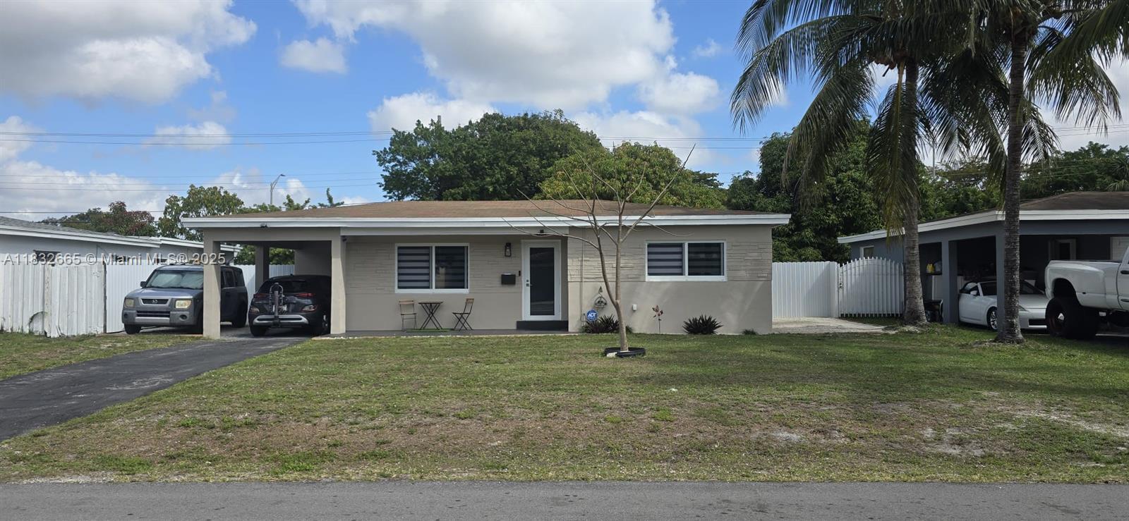 Property Photo: 6471 SW 30th St FL 33023