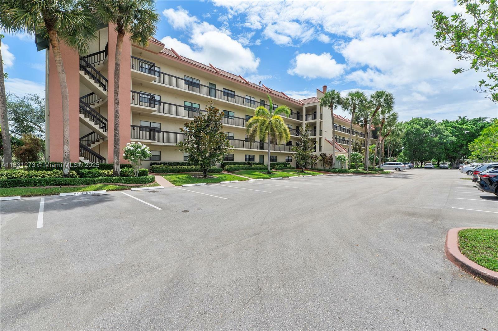 Property Photo: 1706 Hammock Blvd 110 FL 33063