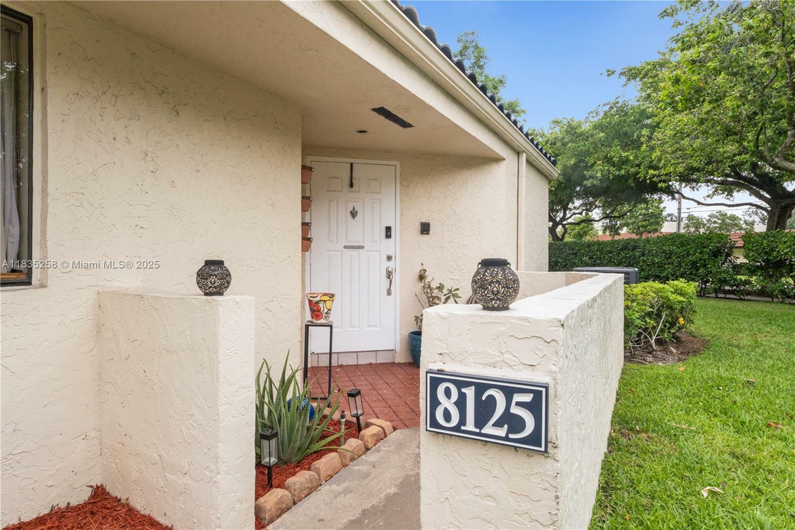 8125 NW 17th Mnr  Plantation FL 33322 photo