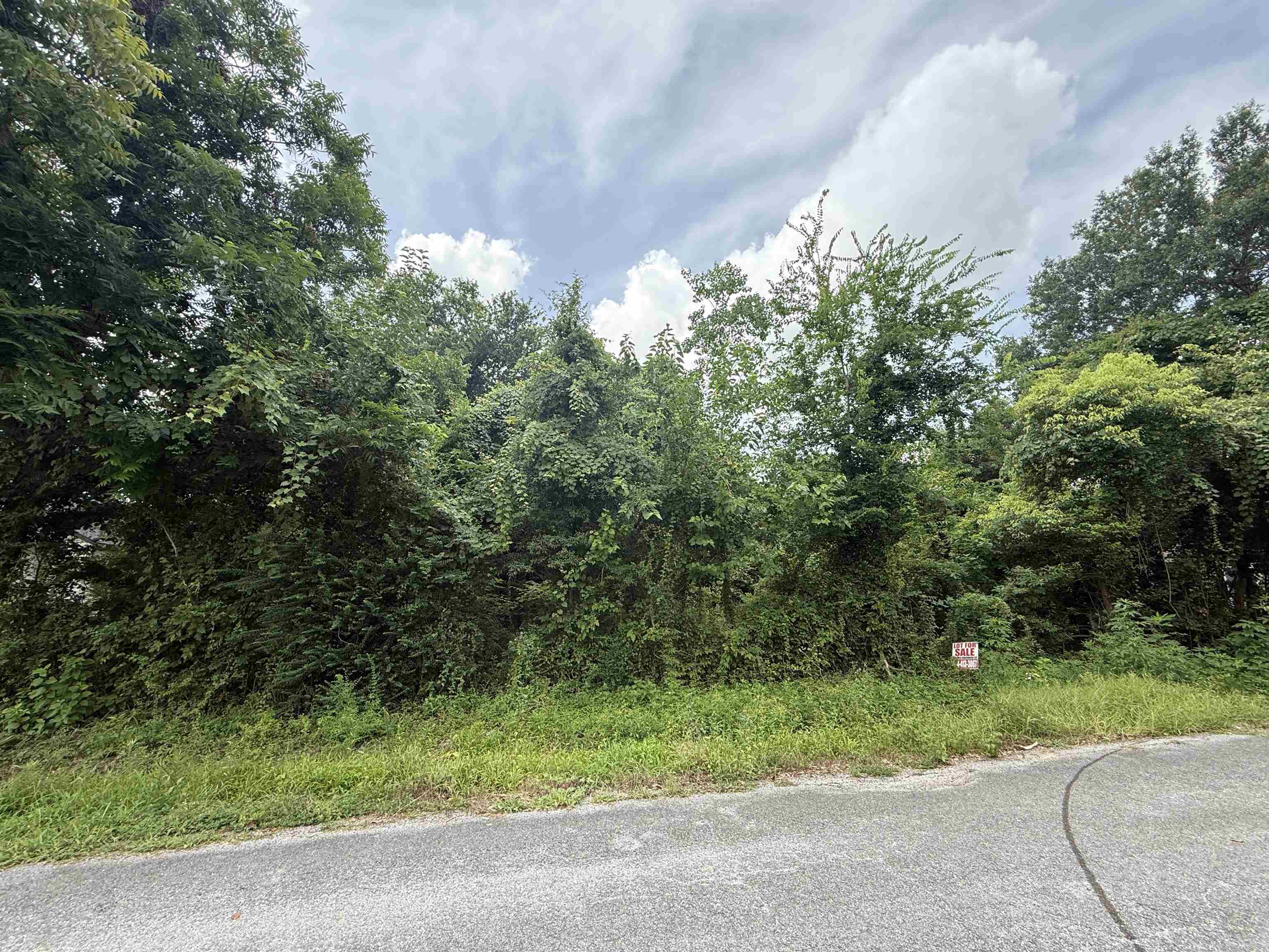 Property Photo:  1401 N Hart  TX 77630 