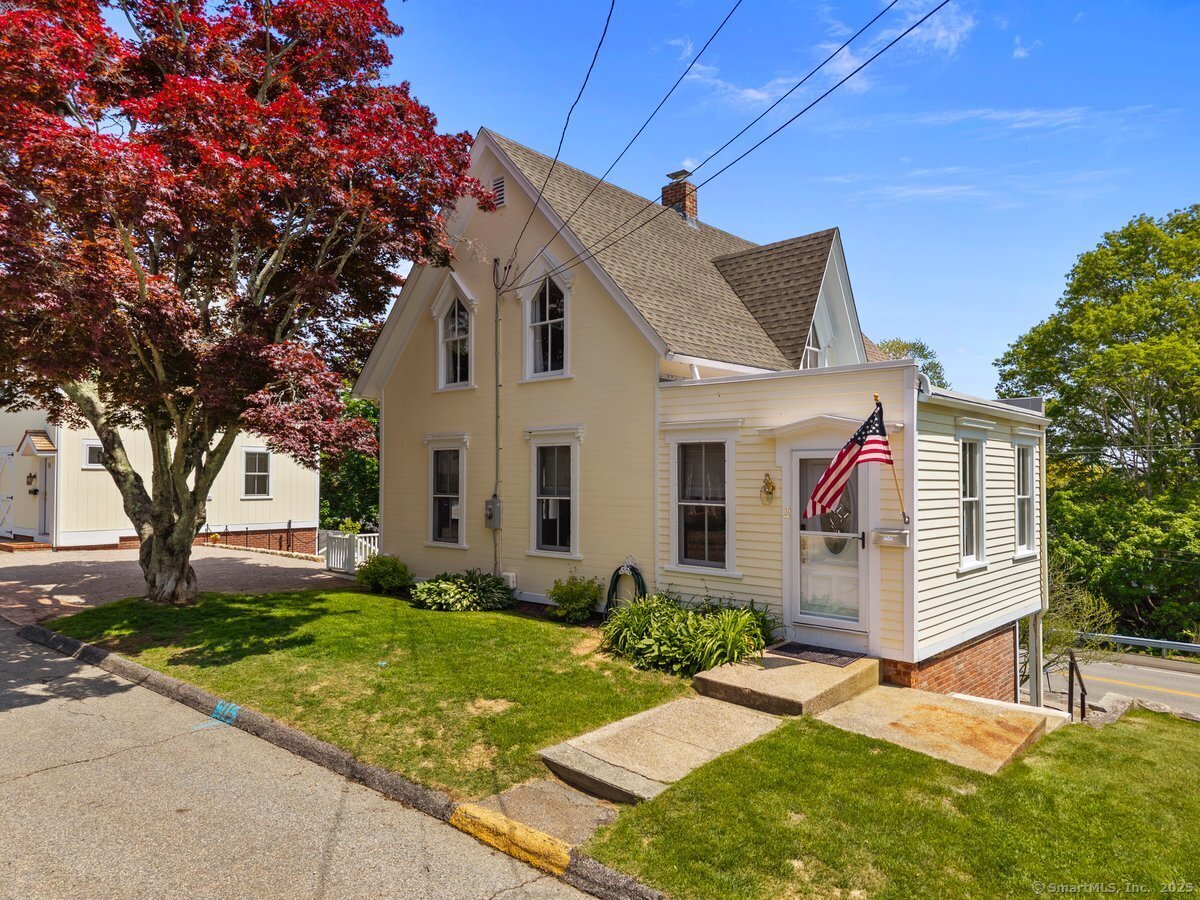 Property Photo:  2 Ashby Street  CT 06355 