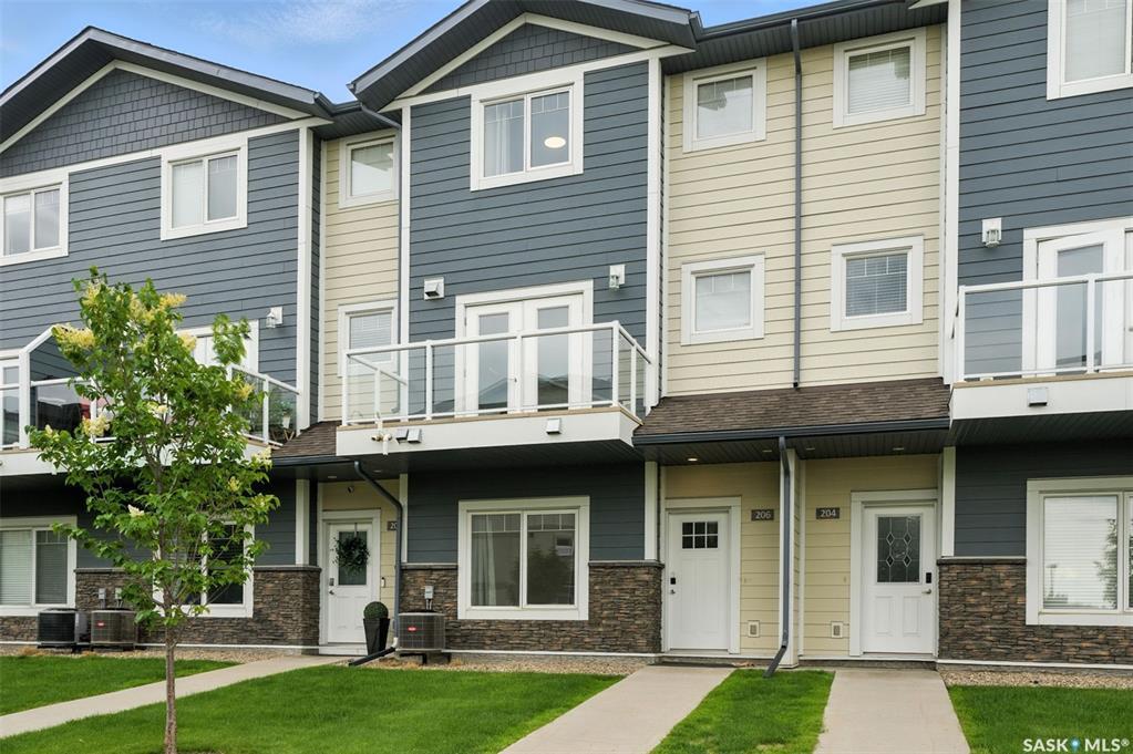 Property Photo: 212 Willis Crescent 206 SK S7T 0R6