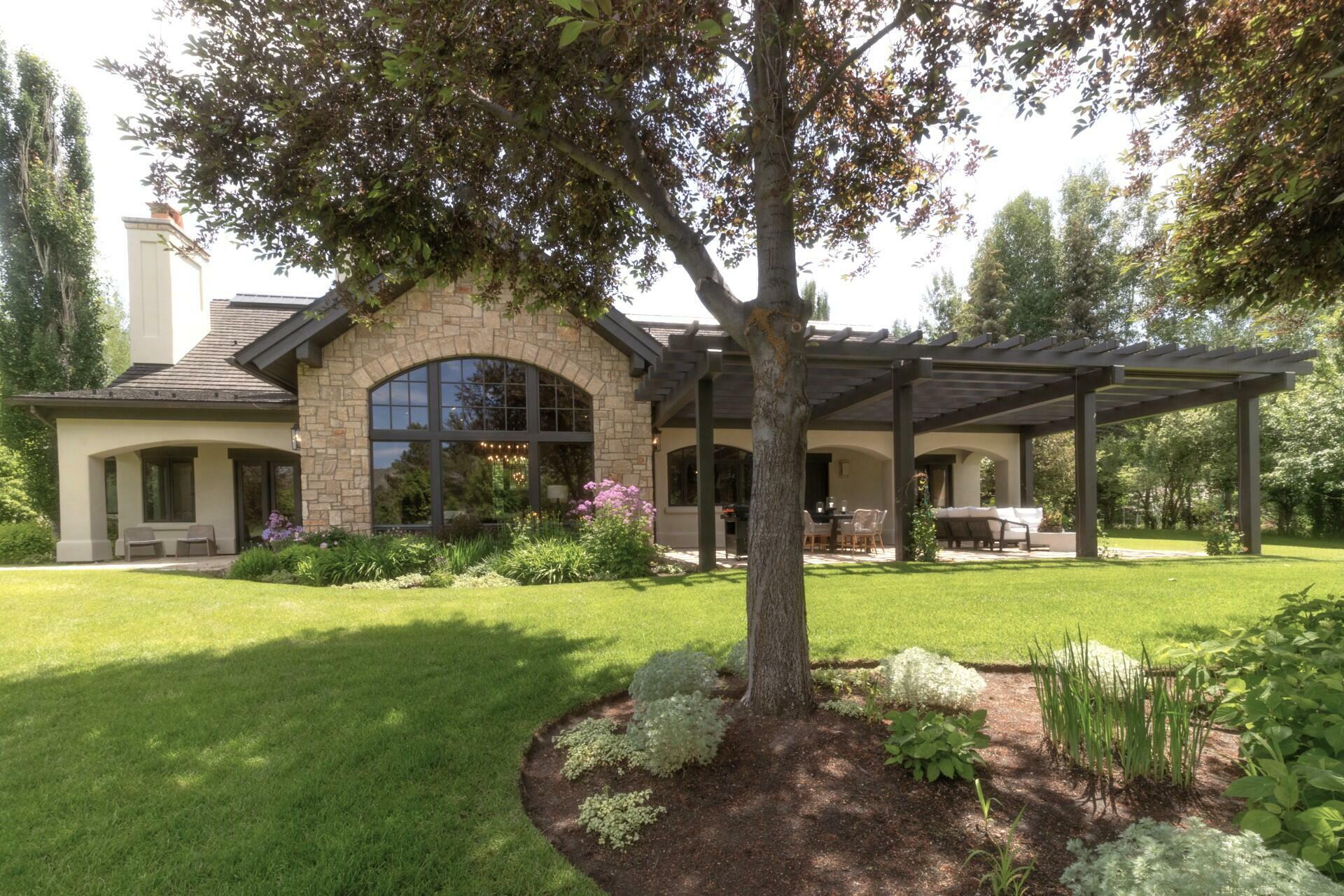 Property Photo: 75 S Club View Dr ID 83333