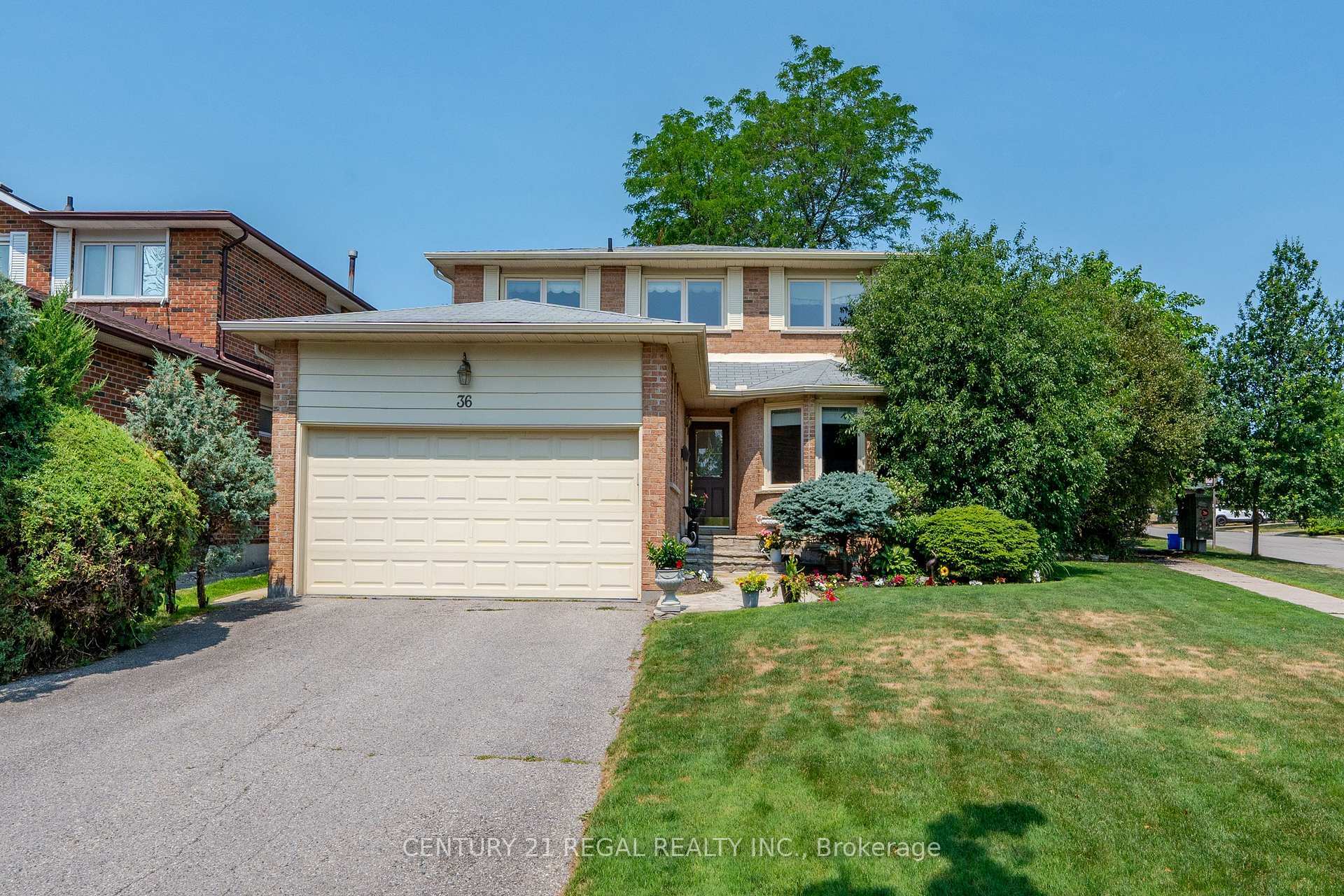 Property Photo: 36 Lindemann Street ON L3T 5M8