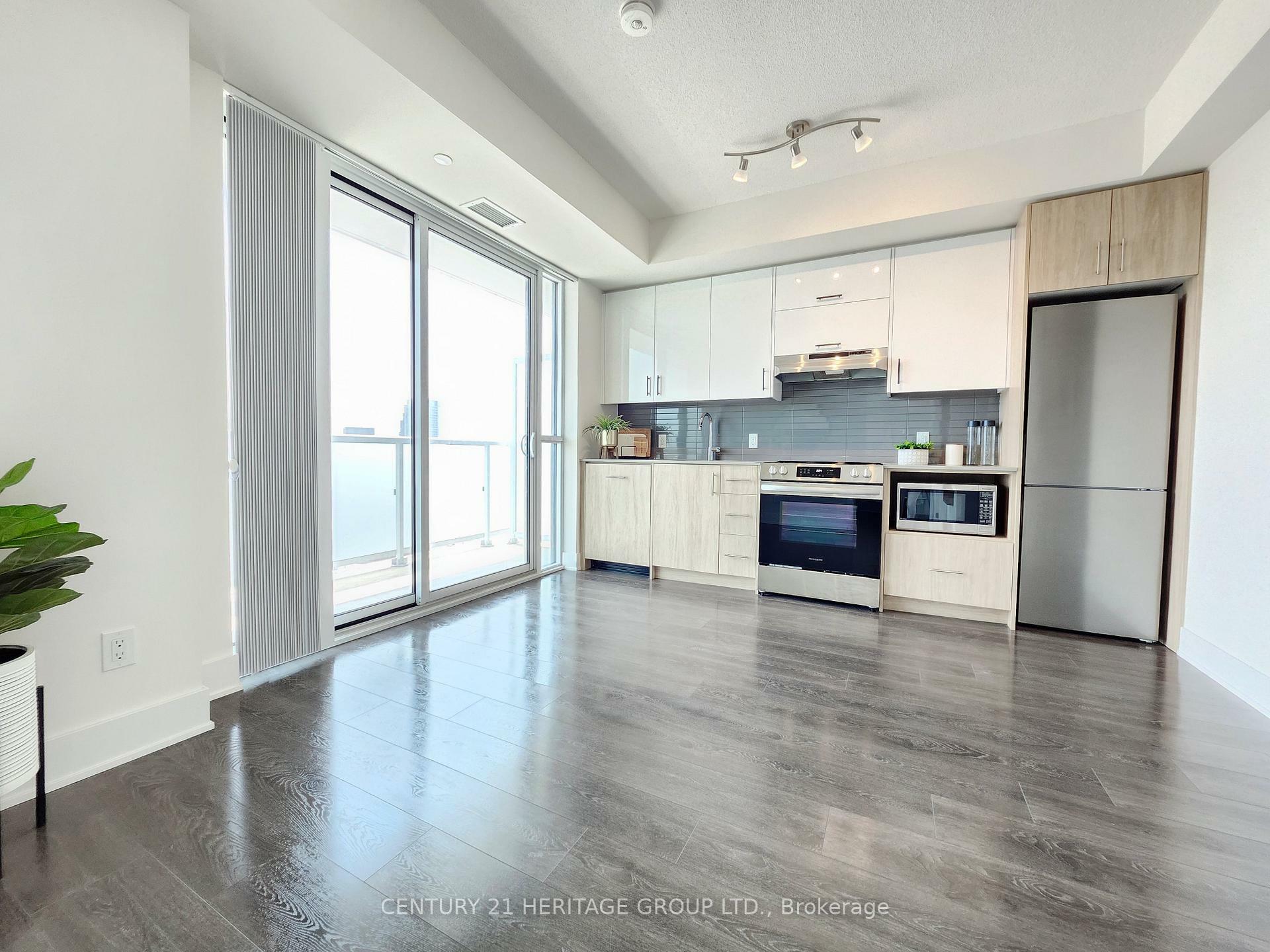 Property Photo: 188 Fairview Mall Drive 2112 ON M2J 0H7