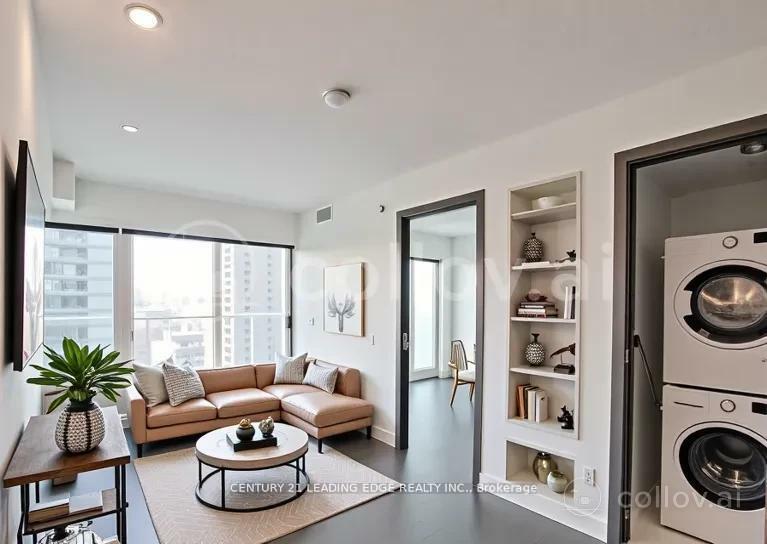 Property Photo: 17 Bathurst Street 2509 ON M5V 0N1