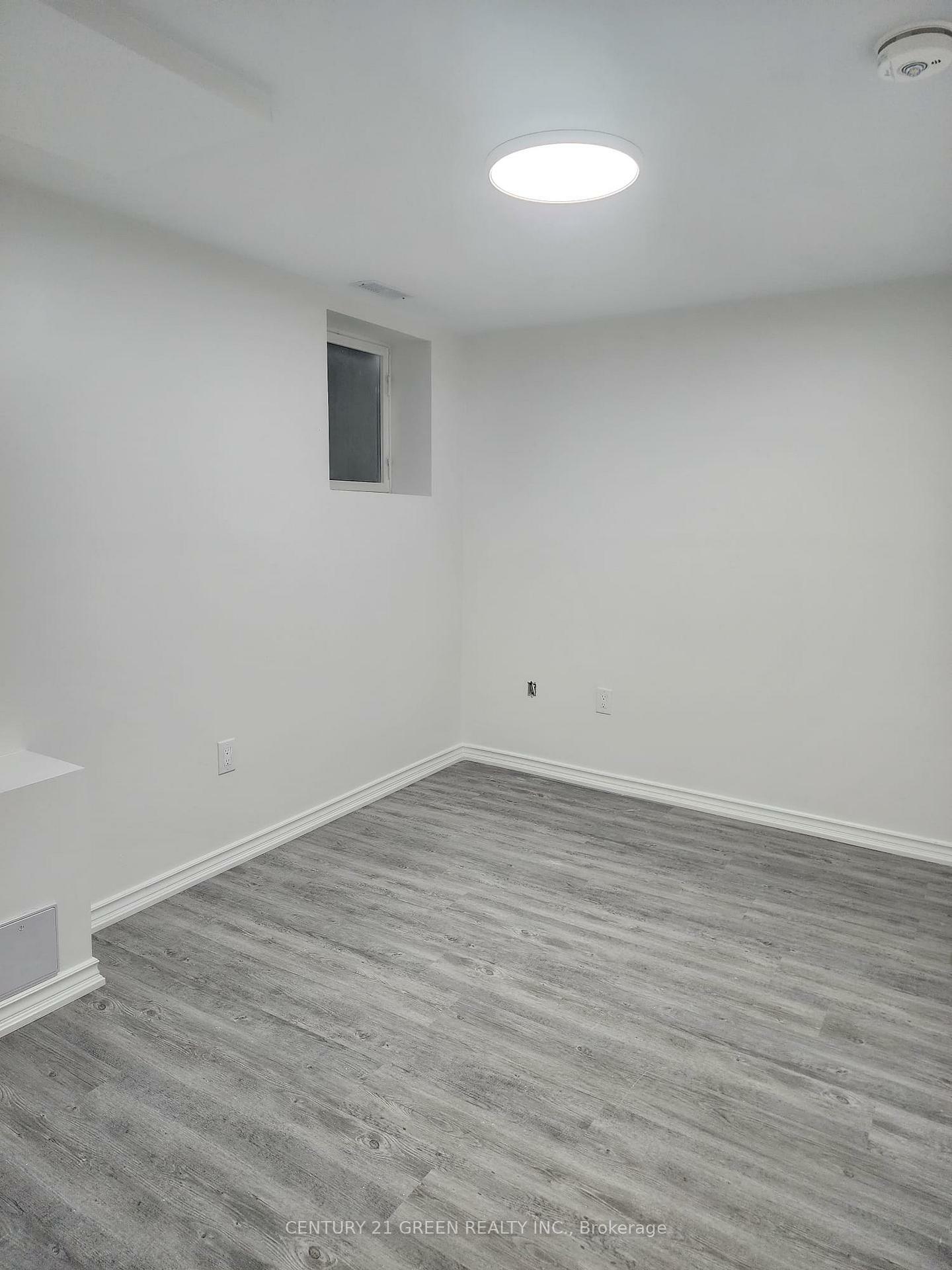 Property Photo: 3074 Augusta Drive Bsmt ON L5N 5C9