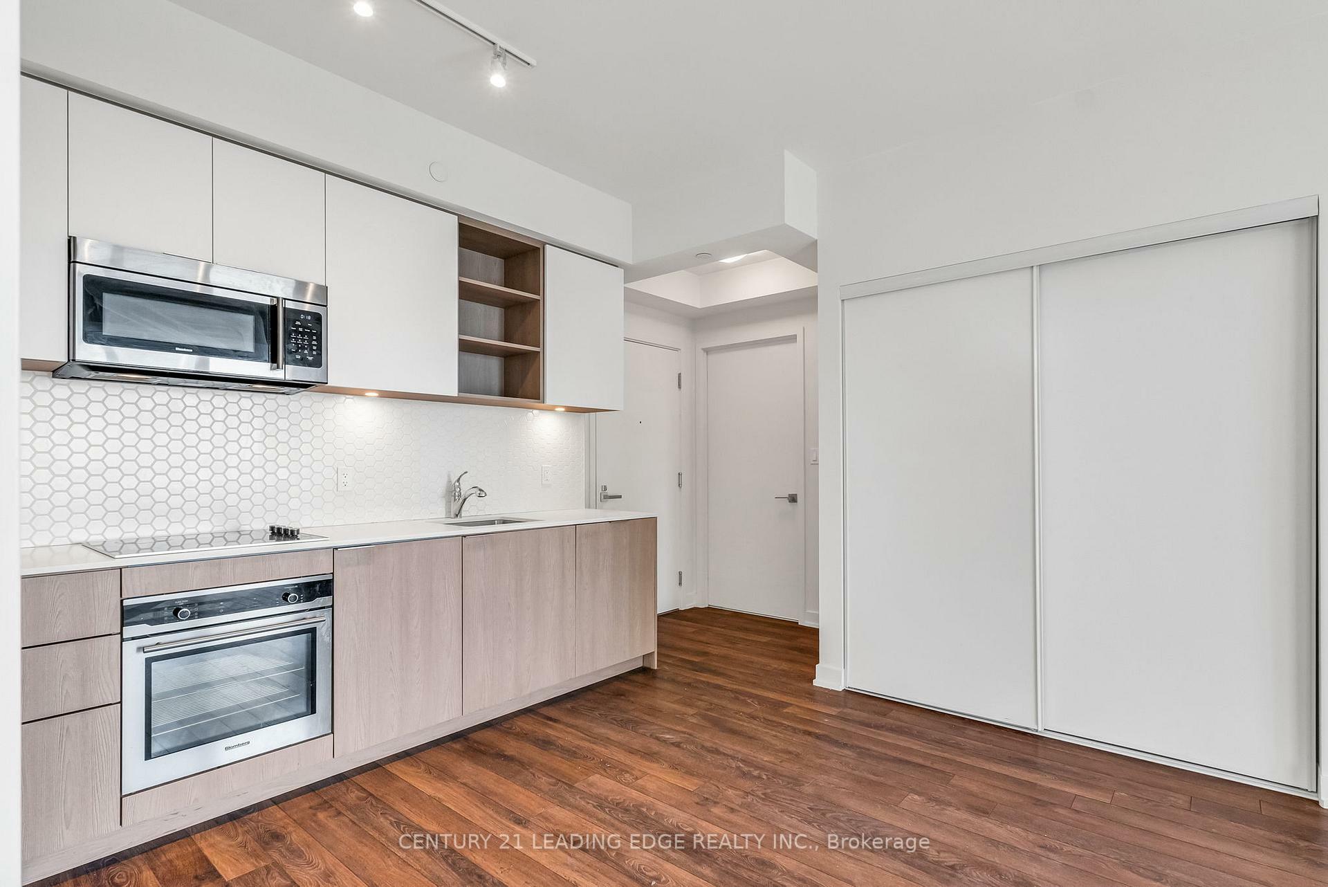 Property Photo: 50 Ordnance Street 1512 ON M6K 0C9