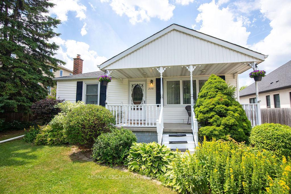 Property Photo: 235 Upper Mount Albion Road ON L8J 1V1