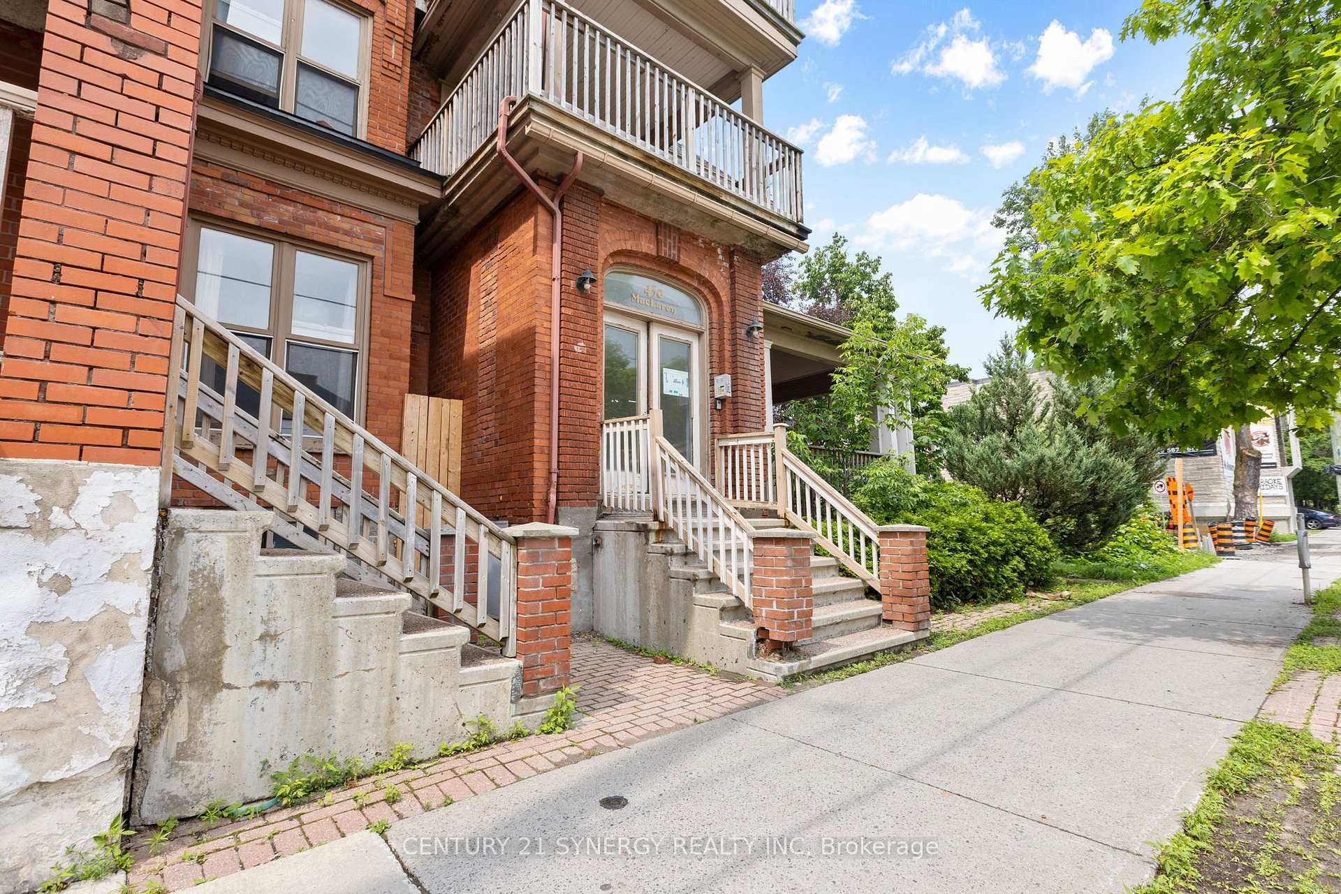 Property Photo: 450 Maclaren Street 6 ON K1R 5K6