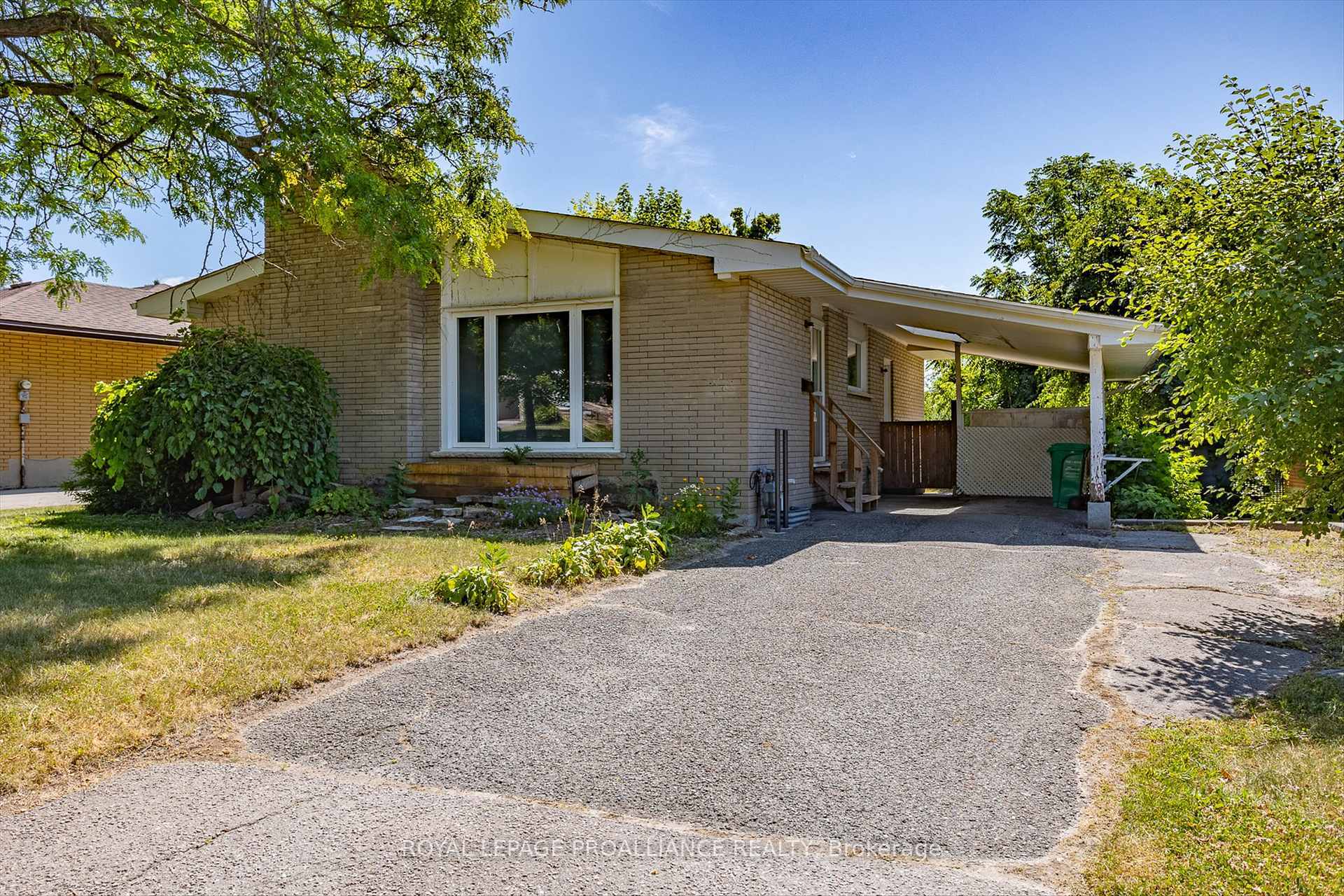 Property Photo: 1182 Milburn Street ON K9H 6P2