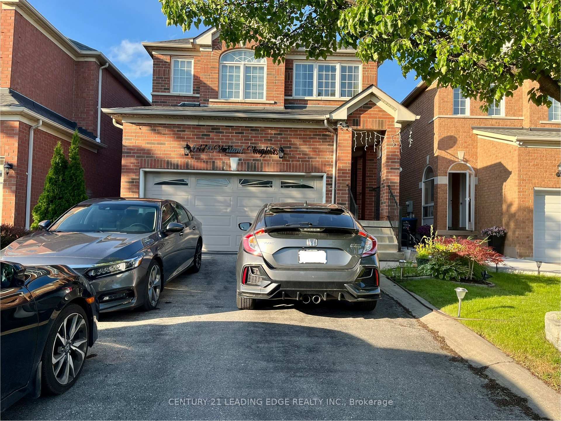 Property Photo: 6479 Valiant Heights ON L5W 1C9