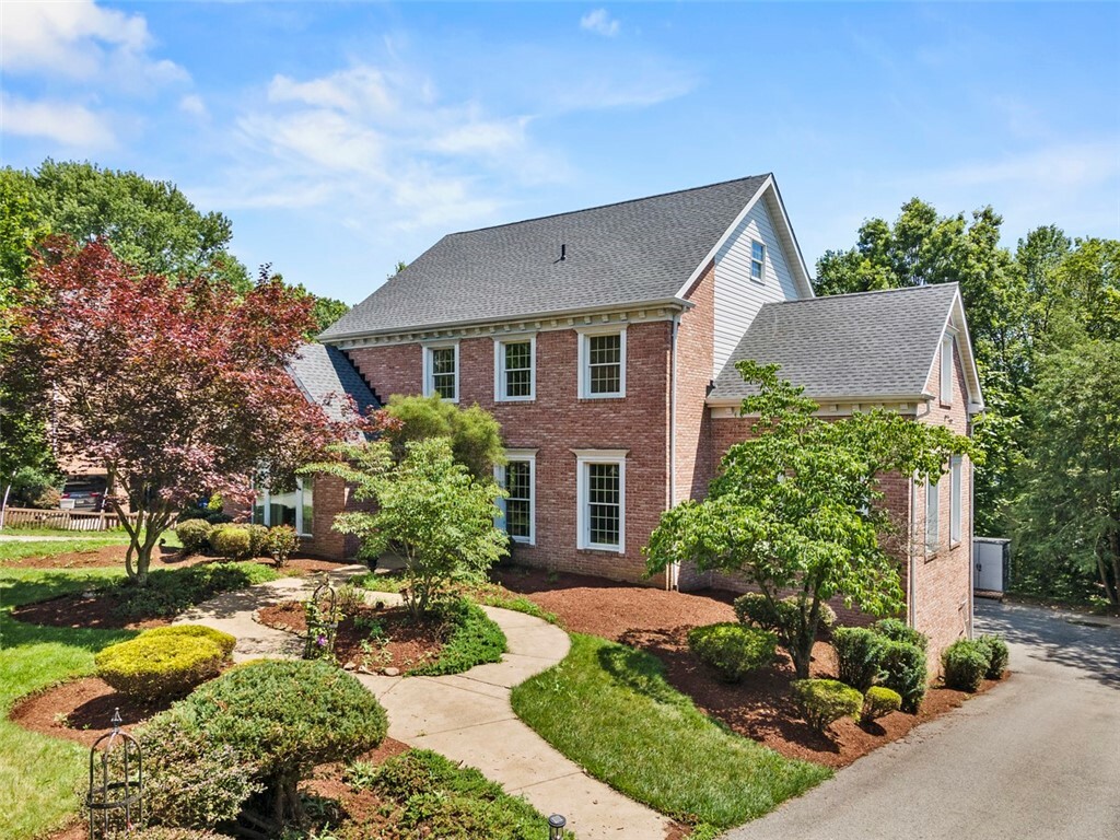 Property Photo: 1526 Allison Dr PA 15241