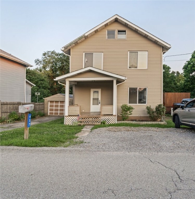 637 Memorial Drive  Plum Boro PA 15068 photo