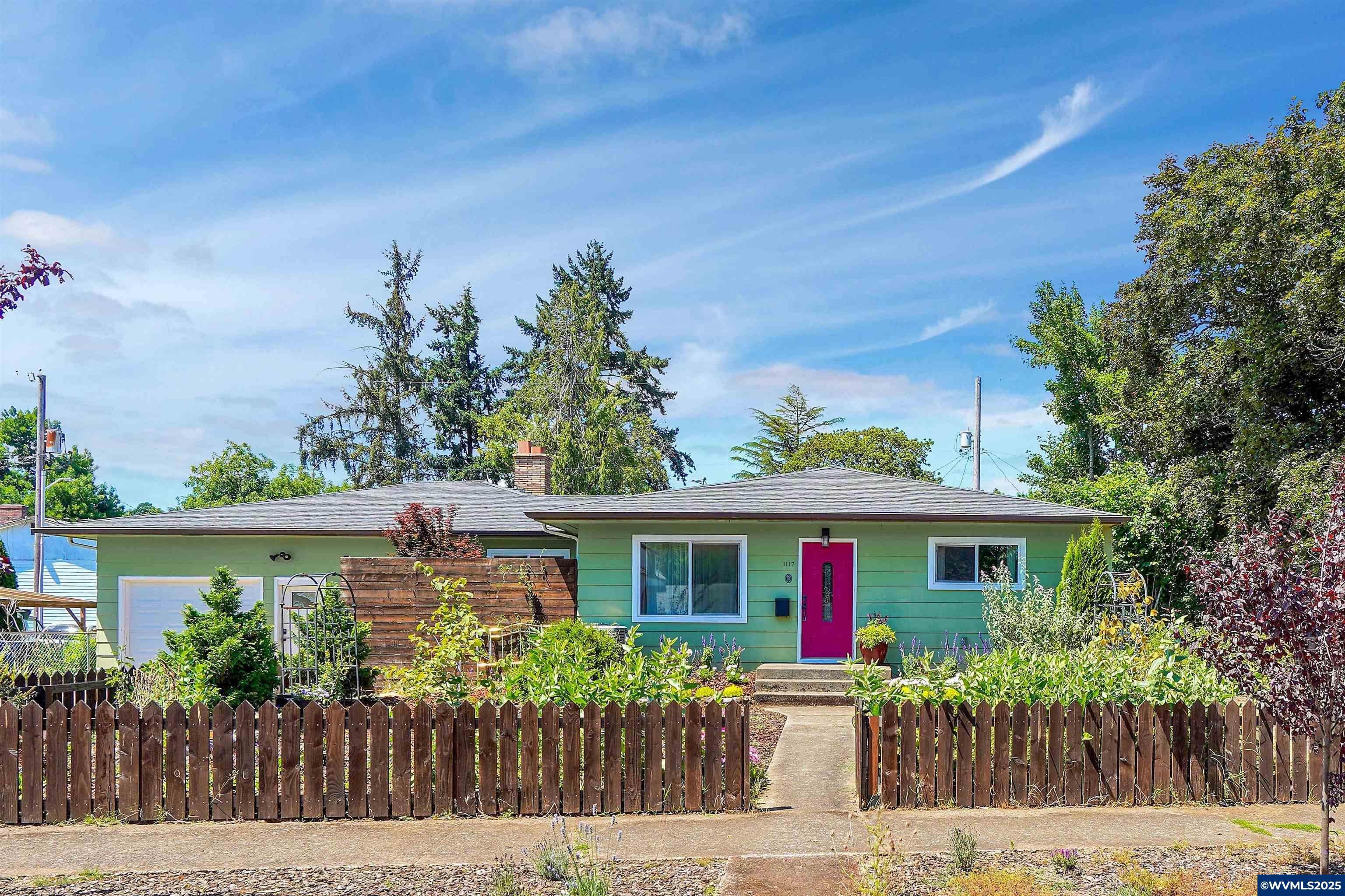 Property Photo: 1117 Ruge St NW OR 97304