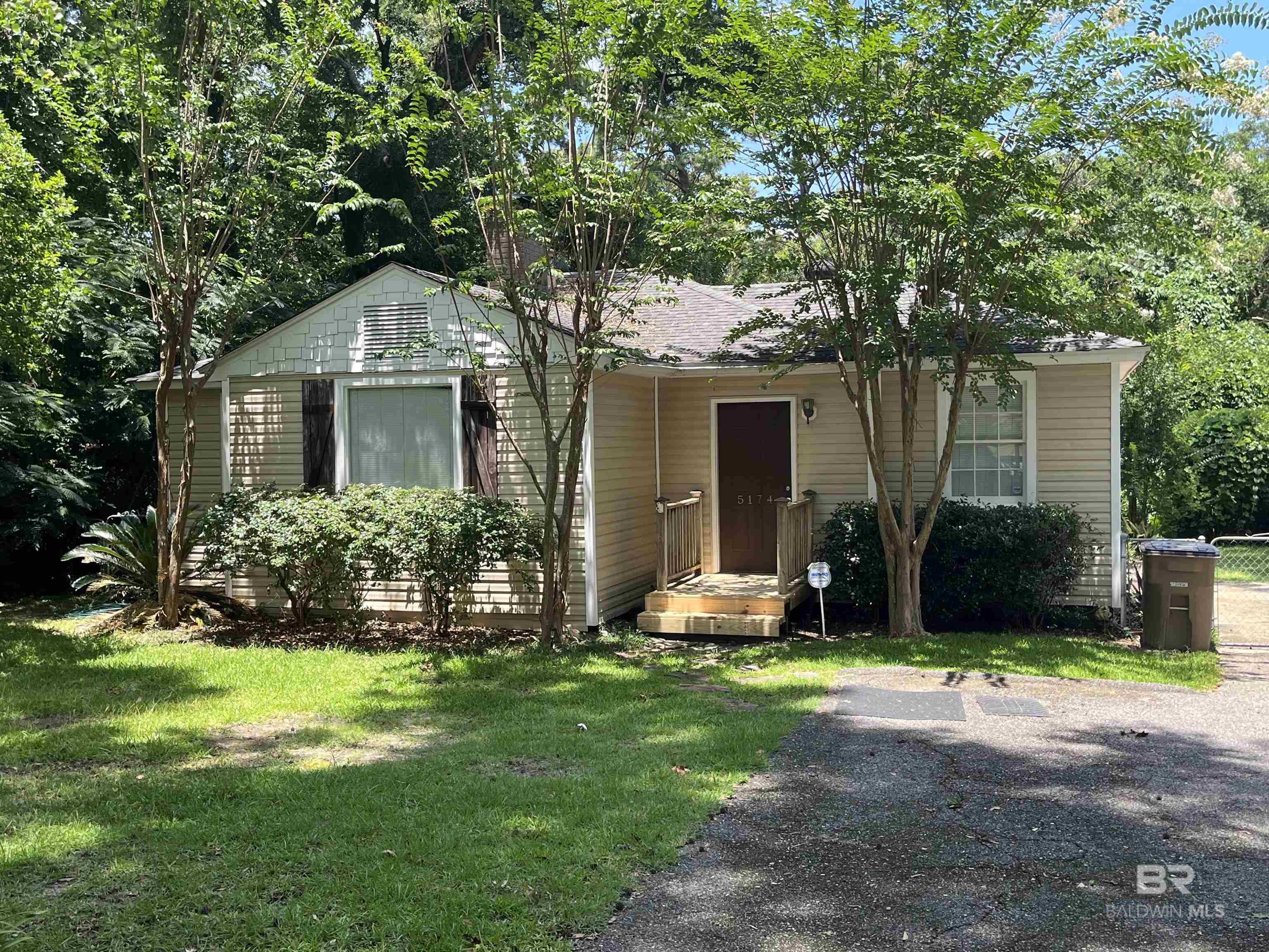 Property Photo:  5174 Brentwood Lane  AL 36608 