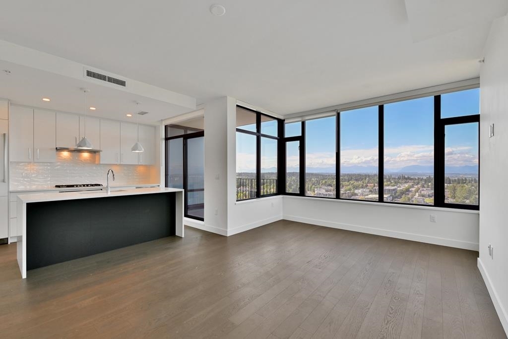 Property Photo: 1588 Johnston Road 1902 BC V4B 3Z7