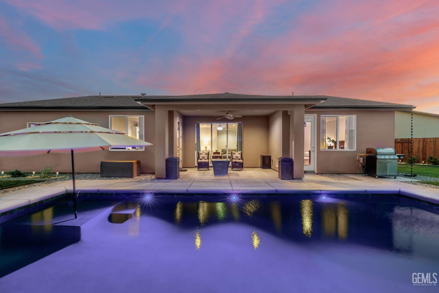 Property Photo: 7702 Canyon Trail Avenue CA 93313