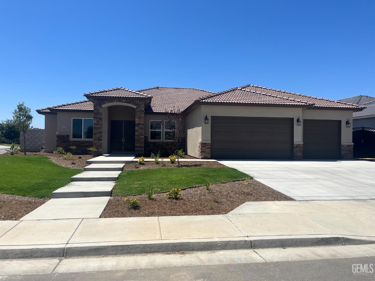 8707 Kenwick Street  Bakersfield CA 93314 photo
