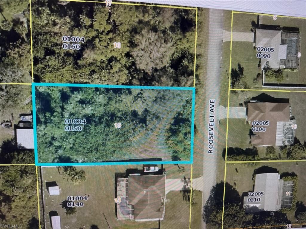 Property Photo:  405 Roosevelt Ave  FL 33936 