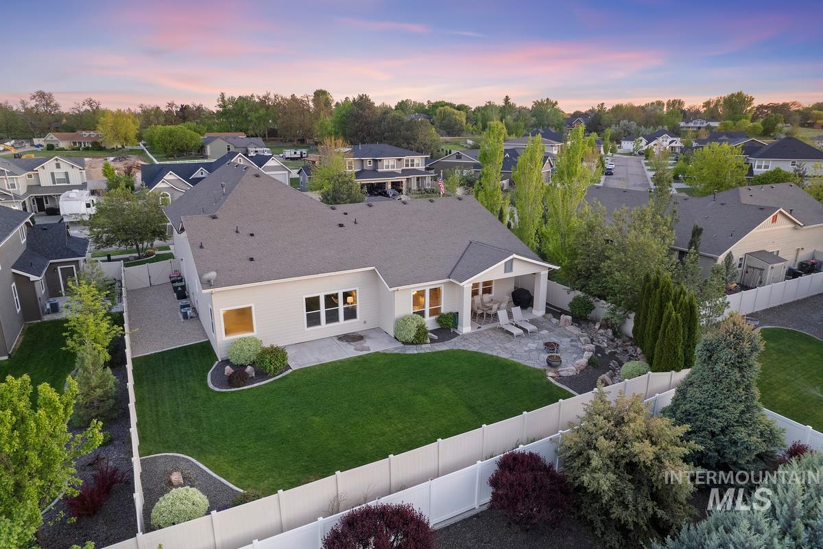 Property Photo:  938 W Bear Track Ct.  ID 83642 