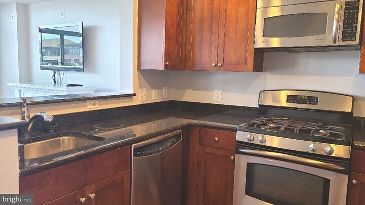 Property Photo: 3650 S Glebe Road 944 VA 22202