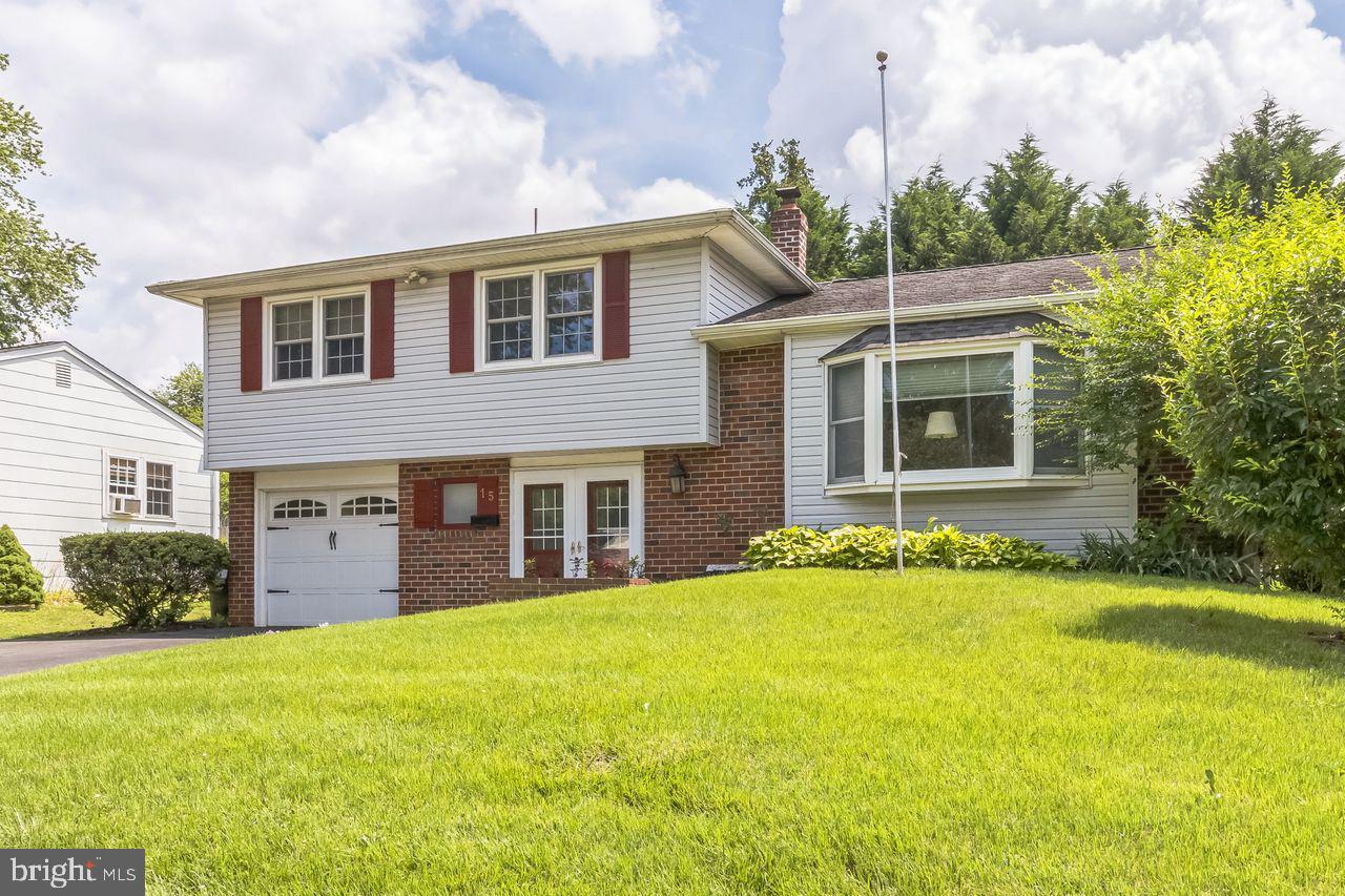 Property Photo: 15 Pinedale Road DE 19711