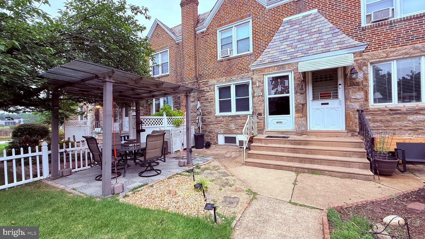 Property Photo: 3307 Shelmire Avenue PA 19136