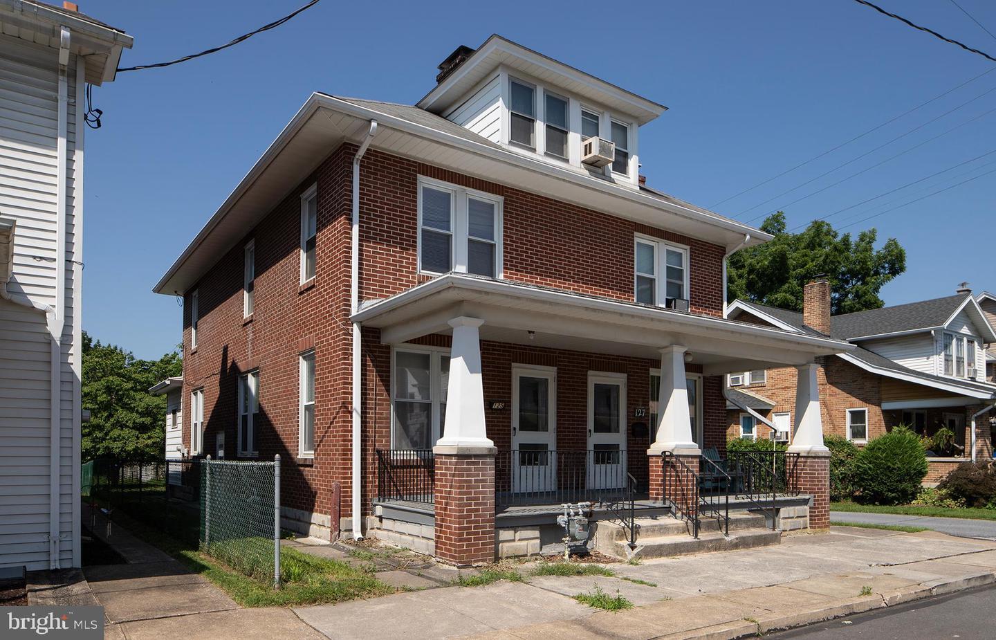 Property Photo: 125 N Lincoln Street PA 17078